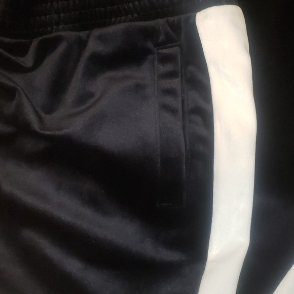 NEW GIORGIO ARMANI WOMENS VELOUR PANTS 14/16..Tall..no longer in stores.CLASSICS - Picture 7 of 10